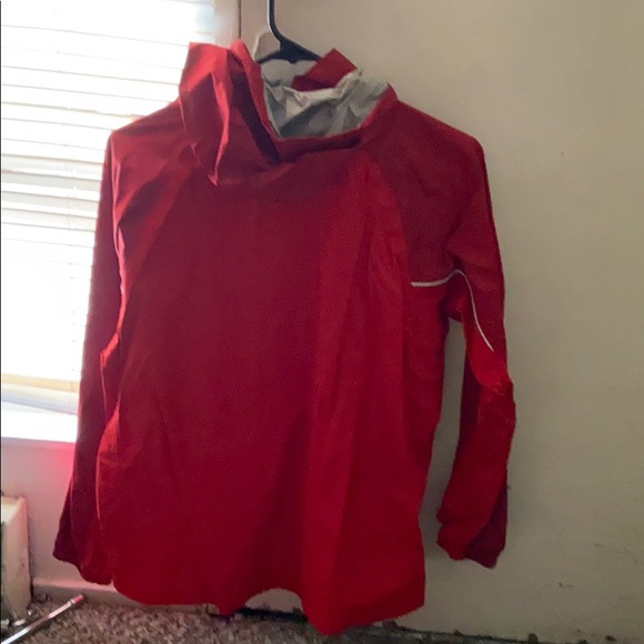 Woman’s Marmot red jacket - Picture 2 of 4